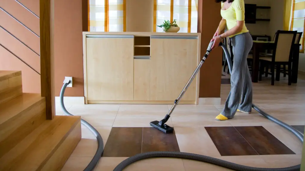 how to vacuum cleaners work